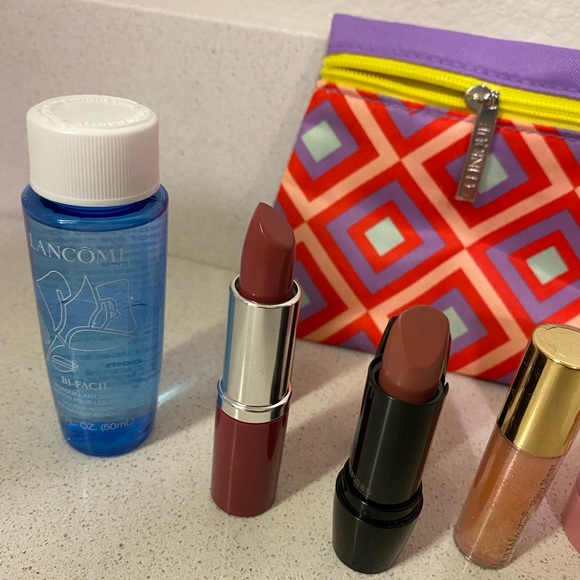 Assorted makeup and skin care products - Picture 3 of 8